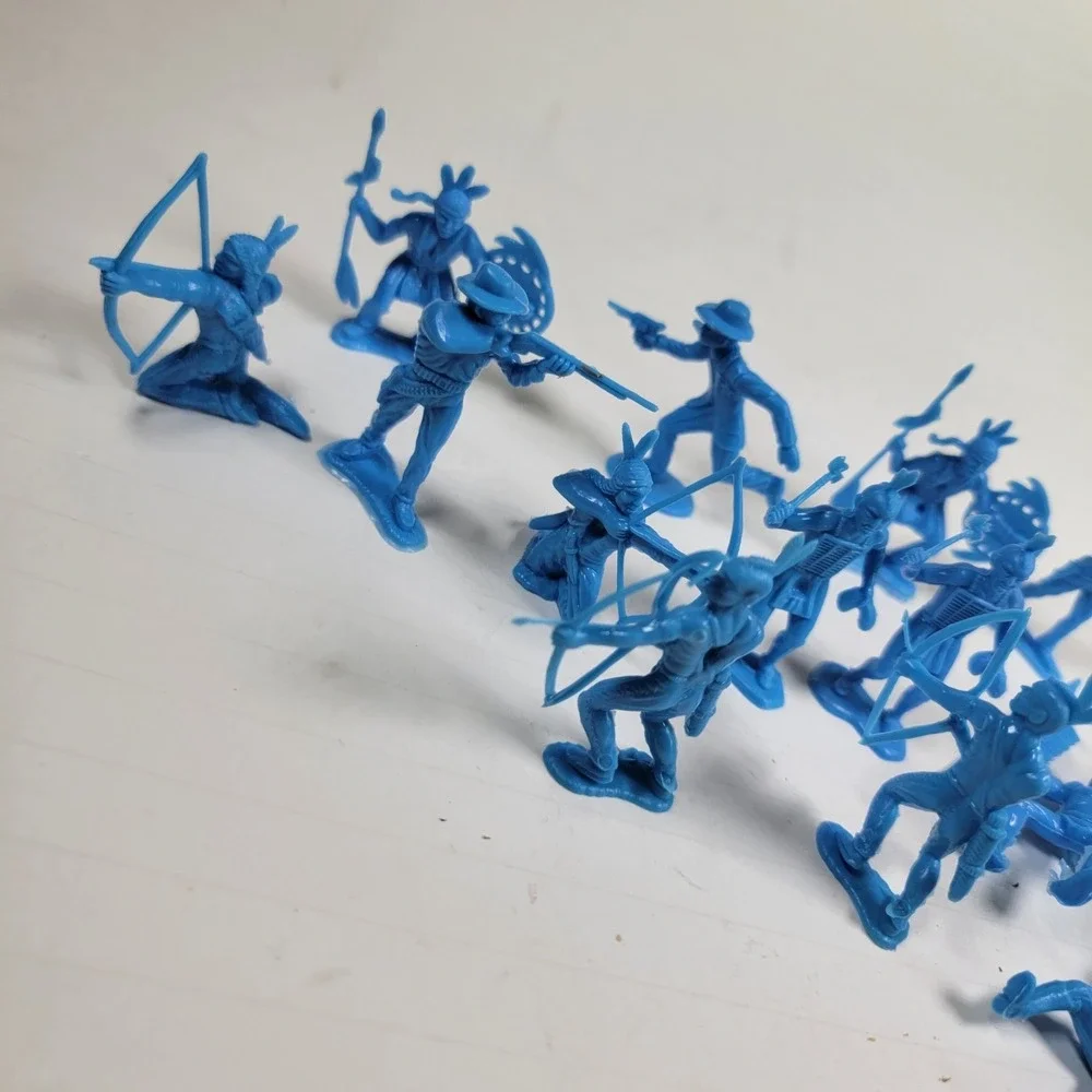 Marx 1970s Fort Apache 4202 Dark Blue Pioneers Set Lot